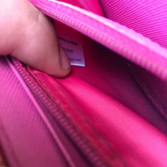 RED MCM Wallet With Removable Strap - Picture 8 of 16